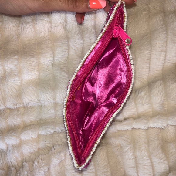 Unique beaded pouch - converts to crossbody! - Picture 4 of 5